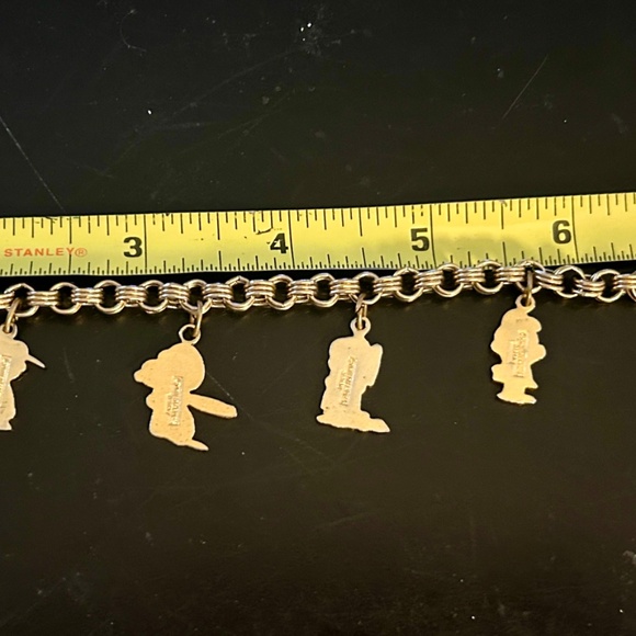 Vintage Peanuts Charm Bracelet including 5 character charms-Great Gift Idea! - Picture 11 of 11